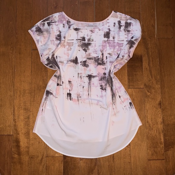 Sleeveless Blouse - Picture 2 of 5